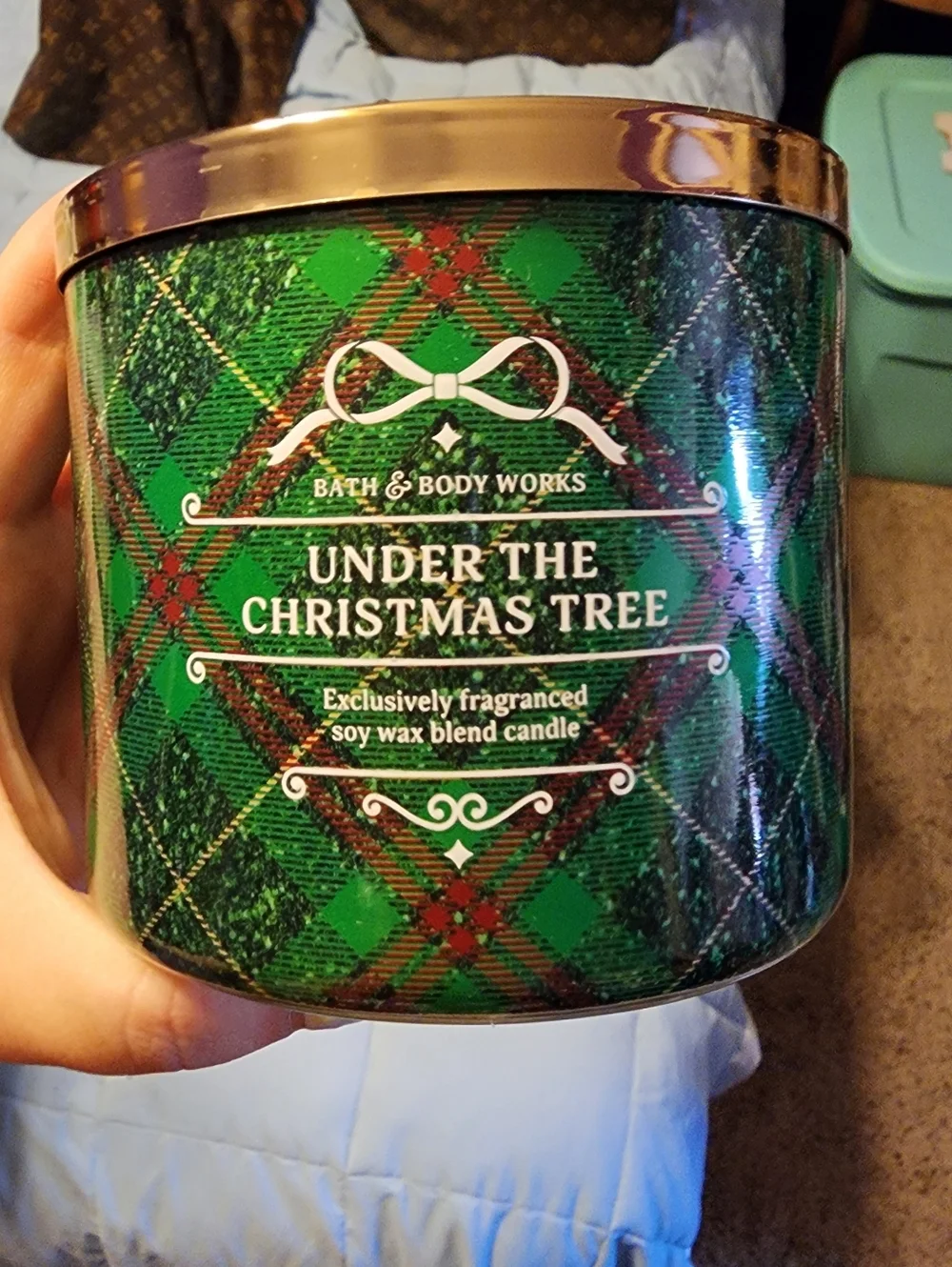 New Bath & Body Works Under The Christmas Tree 3 Wick Candle - Picture 1 of 2